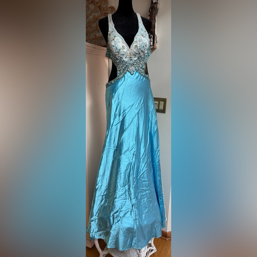 NWT Dave &Johnny blue Prom Dress Size 11/12 open back beaded detail